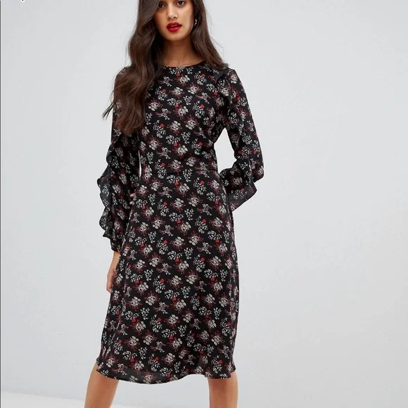 fitted lace wedding dress Plum Printed Long Sleeve Wrap Midi Dress – AX Paris